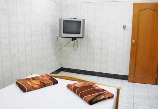 Lloyds Guest House, North Boag Road, T. Nagar Chennai Ngoại thất bức ảnh