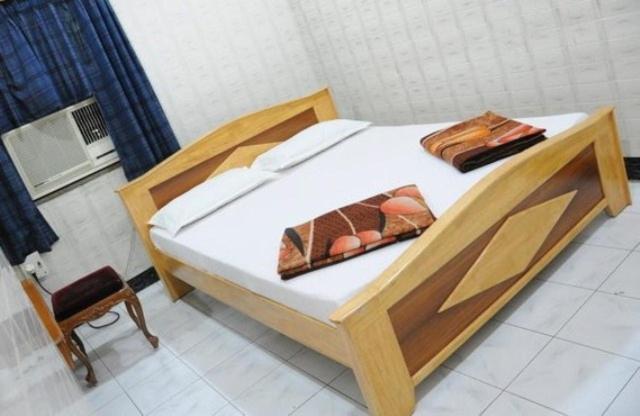 Lloyds Guest House, North Boag Road, T. Nagar Chennai Ngoại thất bức ảnh