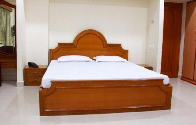 Lloyds Guest House, North Boag Road, T. Nagar Chennai Ngoại thất bức ảnh