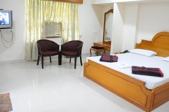 Lloyds Guest House, North Boag Road, T. Nagar Chennai Ngoại thất bức ảnh