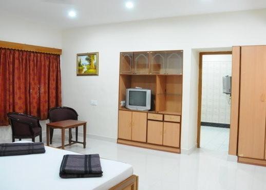 Lloyds Guest House, North Boag Road, T. Nagar Chennai Ngoại thất bức ảnh